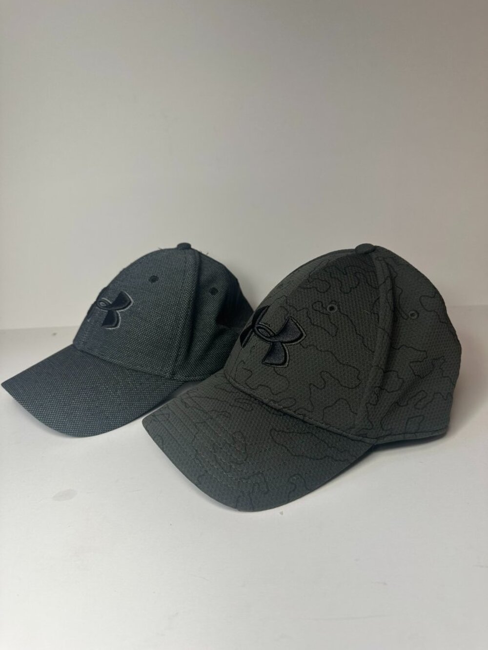 Authentic Under Armour Blitzing baseball cap bundle